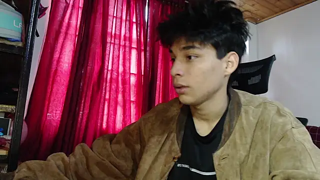 Snapshot of Marck-Pro chatting on July 11, 4:21 pm Marck-Pro online show from July 11, 4:21 pm