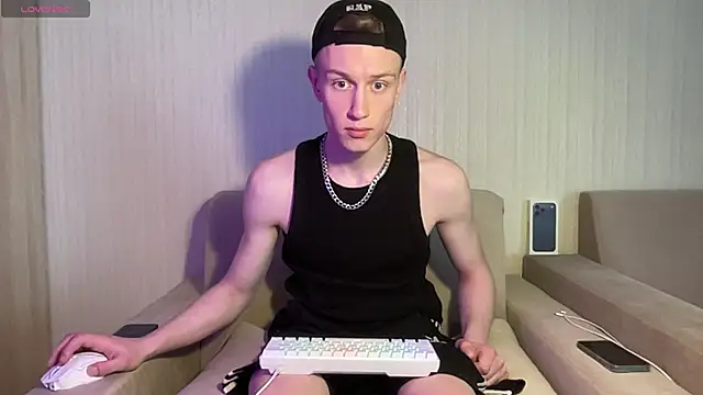 Snapshot of Travis_Gracile chatting on May 3, 9:48 am Travis Gracile online show from May 3, 9:48 am