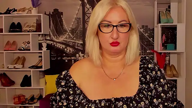 Snapshot of DianaFrances chatting on May 30, 1:08 pm DianaFrances online show from May 30, 1:08 pm