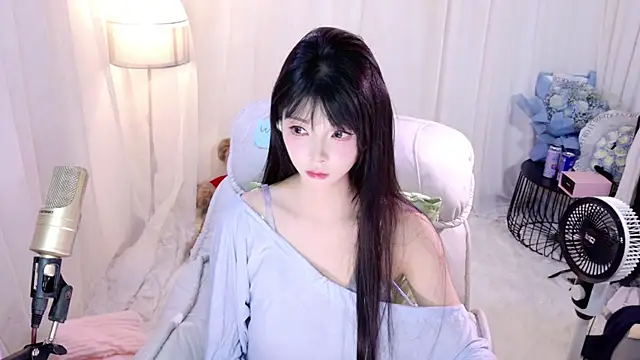 Zoe-001 online show from April 23, 2:08 pm