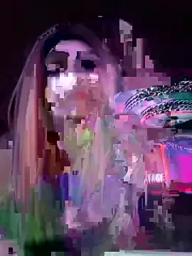 Snapshot of BettyBadNews chatting on April 13, 12:16 am BettyBadNews online show from April 13, 12:16 am