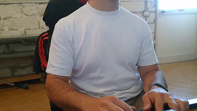 brunosso85ita online show from April 21, 7:25 am