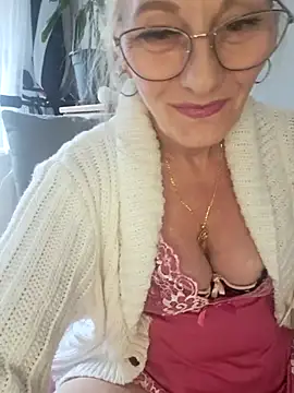 Blond lady czech online show from July 22, 3:26 pm