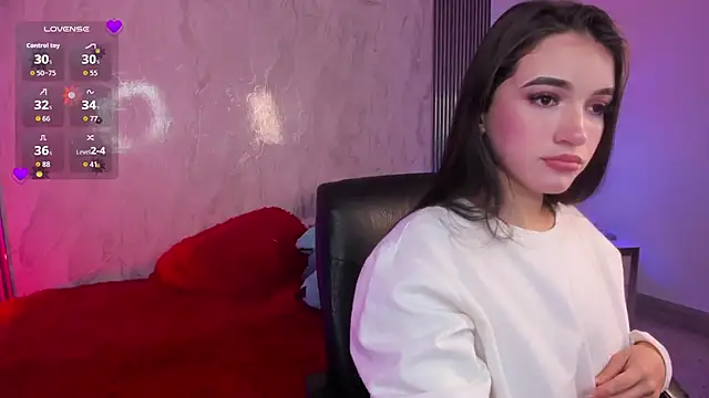 IsabellaDubois  online show from April 18, 2:10 pm