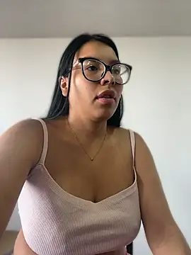 Snapshot of Iam-sophia27 chatting on June 23, 5:22 pm Iam-sophia27 online show from June 23, 5:22 pm