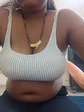 Snapshot of Sweet_beby09 chatting on June 14, 8:49 am Sweet beby09 online show from June 14, 8:49 am
