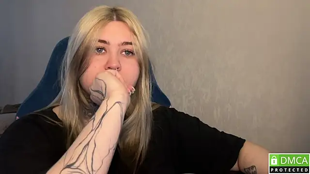 CuteUna online show from April 19, 8:02 am