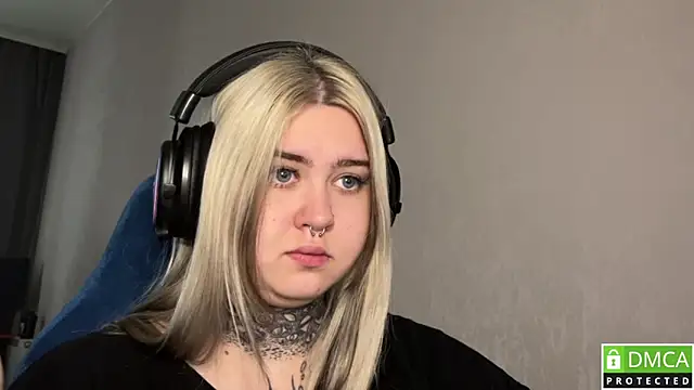 CuteUna online show from April 22, 6:05 am