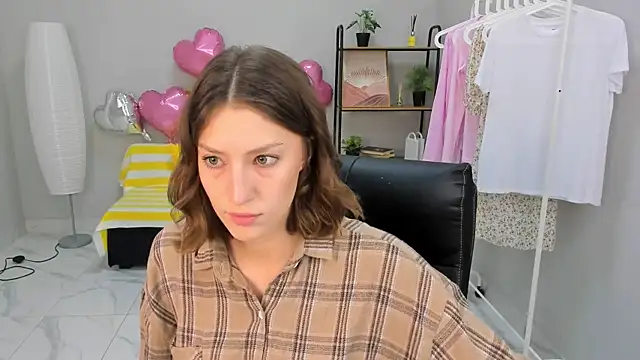 Freya Belis online show from April 28, 10:09 am