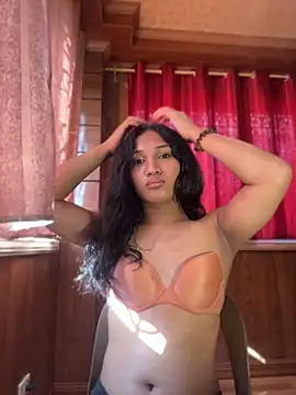 Snapshot of slutty_aki chatting on July 20, 8:28 am slutty aki online show from July 20, 8:28 am