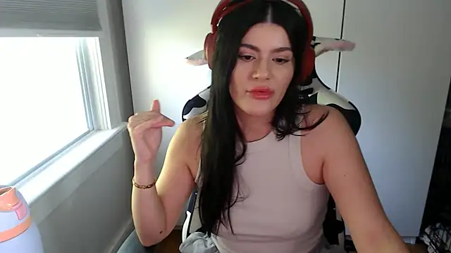 Snapshot of cassiealvarez chatting on April 24, 7:49 pm cassiealvarez online show from April 24, 7:49 pm
