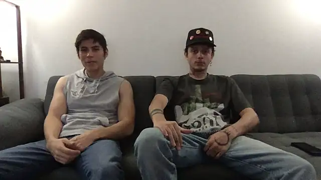 Snapshot of Chrixtopherobin chatting on April 28, 8:47 pm Chrixtopherobin online show from April 28, 8:47 pm