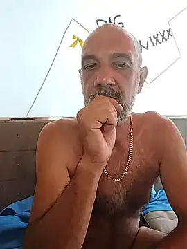 BigTwixxxx online show from July 14, 1:17 pm