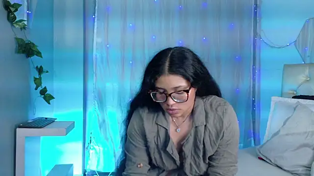 Snapshot of Silvana_lorc chatting on May 14, 7:20 pm Silvana lorc online show from May 14, 7:20 pm