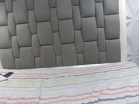 lunallena 17 online show from April 19, 8:02 am