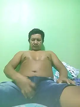 Snapshot of Vallejo_36 chatting on April 29, 11:22 pm Vallejo 36 online show from April 29, 11:22 pm