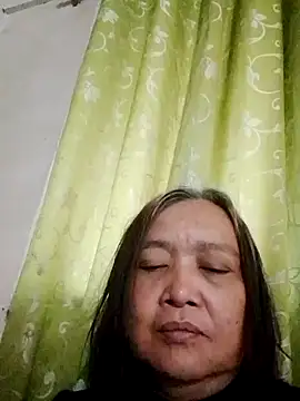 Snapshot of jeanyummytits chatting on June 11, 10:19 pm jeanyummytits online show from June 11, 10:19 pm