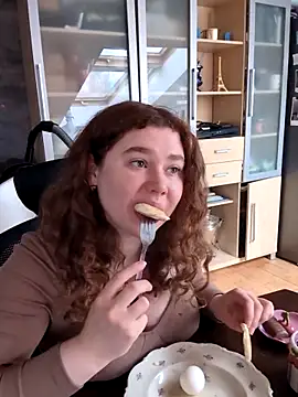 Snapshot of AmeliFoxi chatting on April 15, 9:05 am AmeliFoxi online show from April 15, 9:05 am
