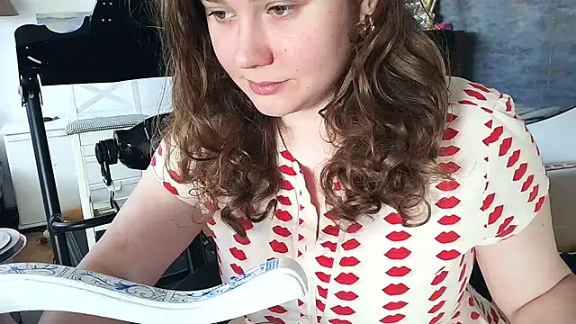 Snapshot of AmeliFoxi chatting on April 27, 9:40 am AmeliFoxi online show from April 27, 9:40 am