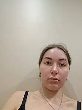 Doris2222 online show from April 19, 7:49 pm