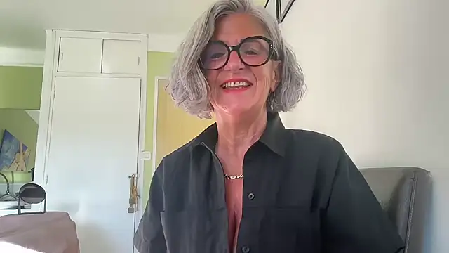 NaughtyMonicaUK online show from July 4, 6:41 am