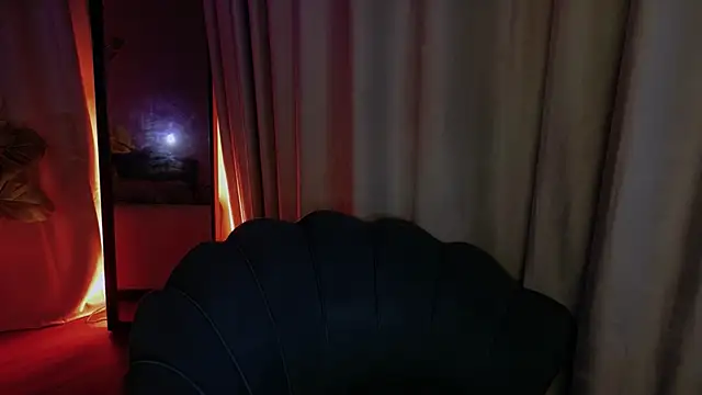 HazelHayesss online show from April 28, 3:50 pm