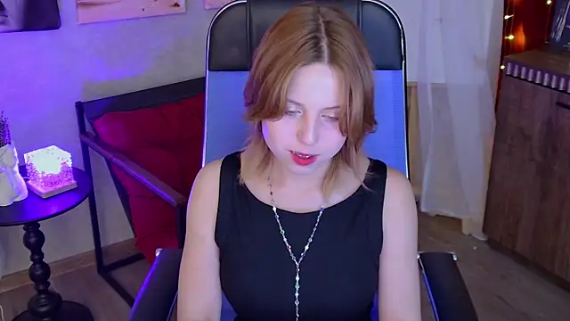 VivienneHebert online show from July 22, 1:03 pm