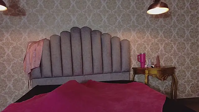 Snapshot of serena_sex31 chatting on May 8, 11:59 am serena sex31 online show from May 8, 11:59 am