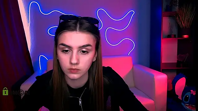 emma hazell online show from April 27, 2:04 pm