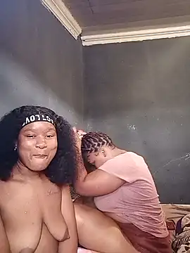 Snapshot of Diva-girl1 chatting on April 14, 10:32 am Diva-girl1 online show from April 14, 10:32 am