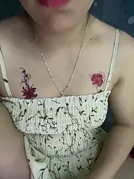 daisy-yeu online show from April 21, 3:28 pm