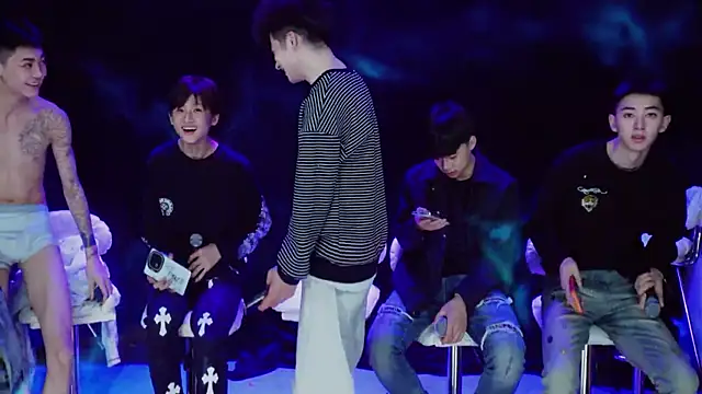 Snapshot of GAY-BOYS8888 chatting on April 14, 8:20 am GAY-BOYS8888 online show from April 14, 8:20 am