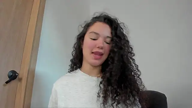 MiaRouseex online show from May 14, 2:57 pm
