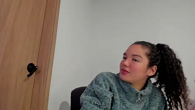 MiaRouseex online show from June 3, 2:33 pm
