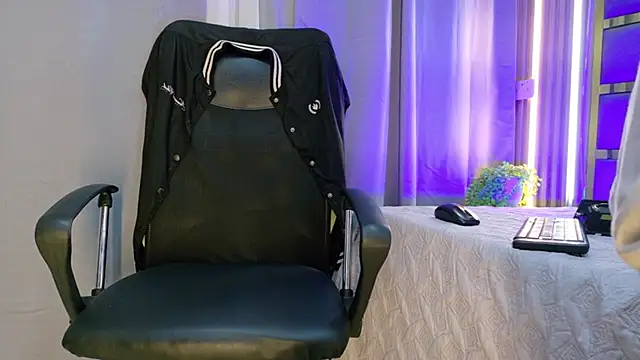 Leo Miller  online show from April 23, 12:29 pm