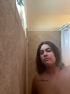 Islandmamita online show from April 20, 3:26 pm