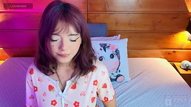 Snapshot of lily_reeds chatting on July 12, 7:38 pm lily reeds online show from July 12, 7:38 pm