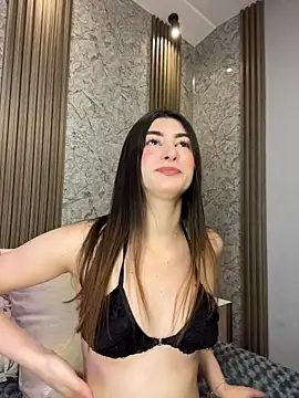 Snapshot of evelyn_hills chatting on June 3, 3:06 pm evelyn hills online show from June 3, 3:06 pm