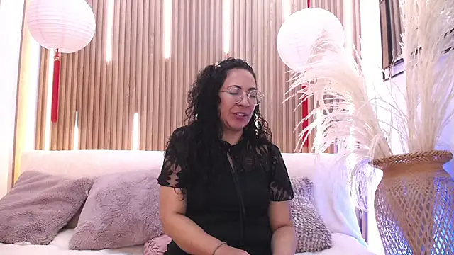 Velvet Curly online show from June 25, 12:20 pm