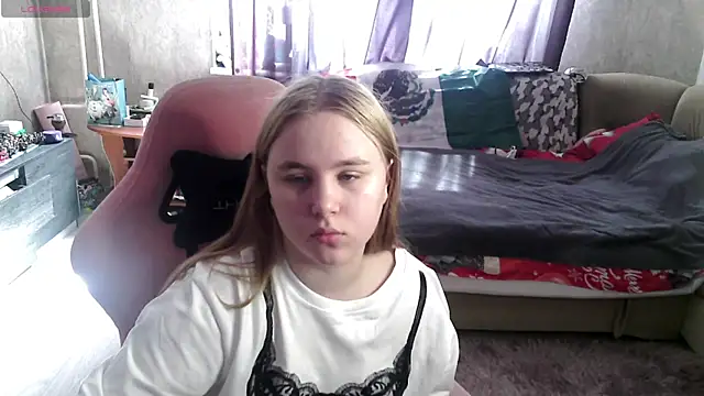 Ariana-May online show from April 19, 8:02 am