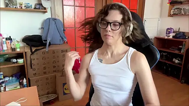 PillowPeachX online show from May 13, 3:20 pm