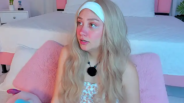 Snapshot of sweett_fire chatting on April 29, 5:41 pm sweett fire online show from April 29, 5:41 pm