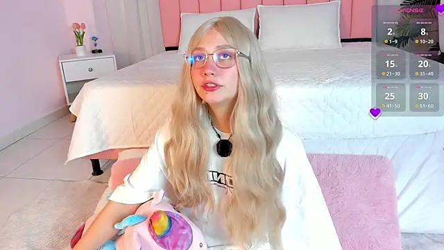 Snapshot of sweett_fire chatting on April 30, 8:57 pm sweett fire online show from April 30, 8:57 pm