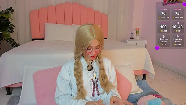 Snapshot of sweett_fire chatting on May 9, 5:40 pm sweett fire online show from May 9, 5:40 pm