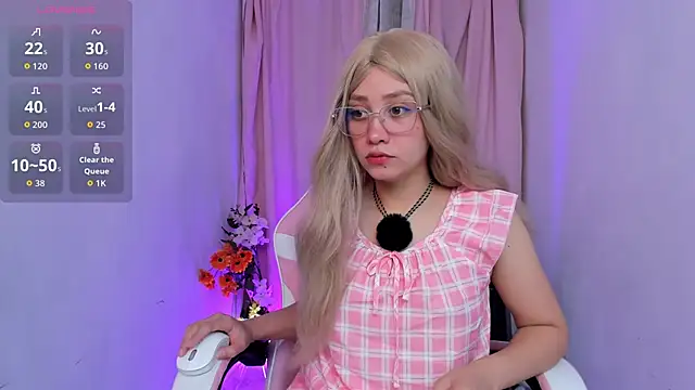 Snapshot of sweett_fire chatting on June 5, 7:52 pm sweett fire online show from June 5, 7:52 pm