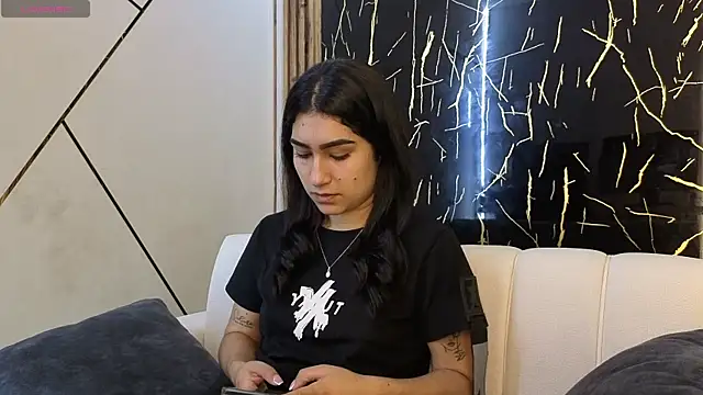 Julianas pm online show from April 16, 4:41 pm