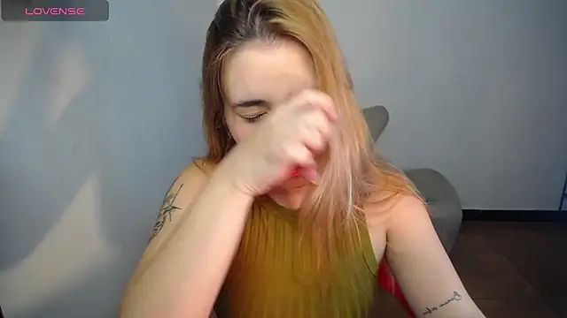 Snapshot of Ambar_lynn01 chatting on June 19, 8:12 pm Ambar lynn01 online show from June 19, 8:12 pm