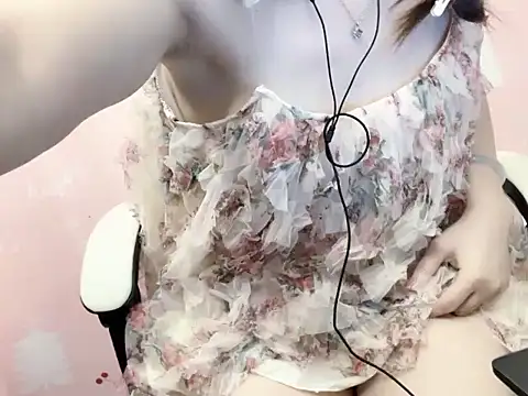 Luna3579 online show from April 25, 9:23 pm