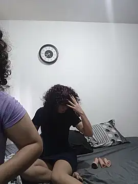 Chloe and Violeta online show from April 25, 8:17 pm