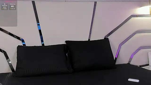 Camila Harrington online show from April 17, 3:31 am